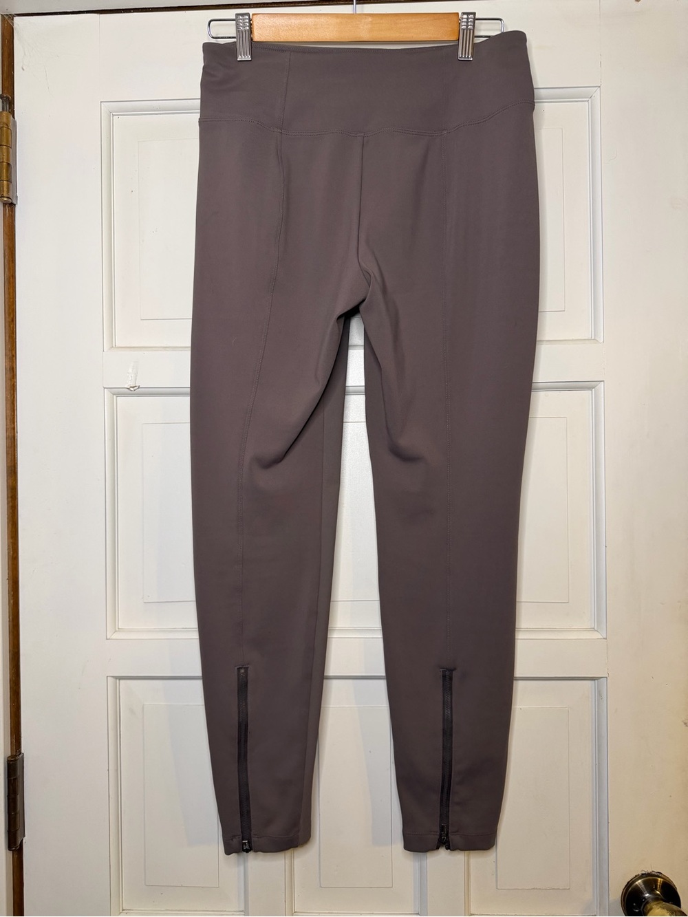 Athleta Headlands Hybrid Tight - Picture 3 of 3